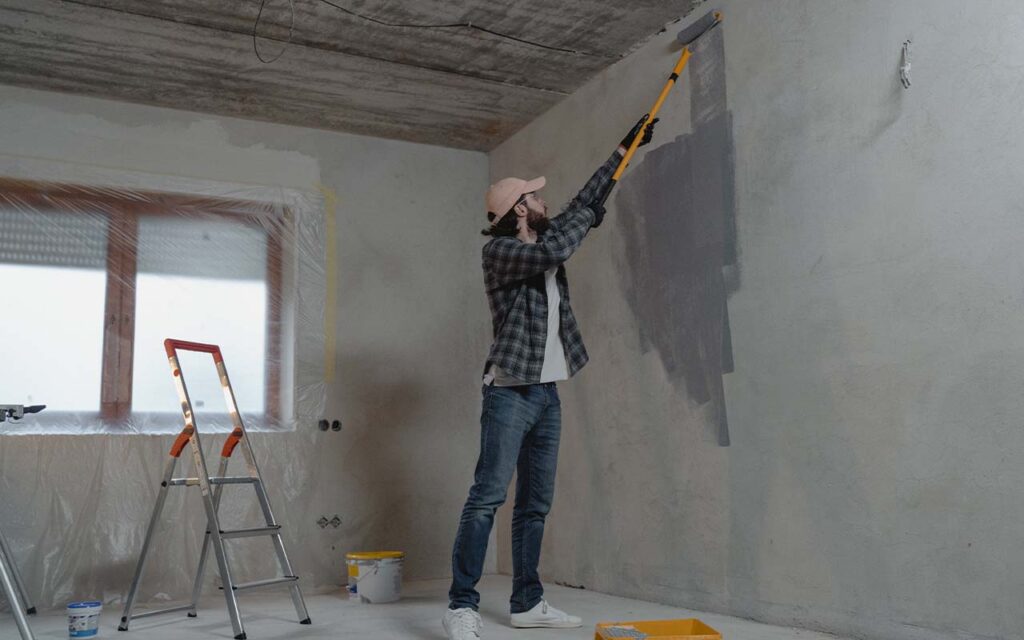 6 Reasons Why should you hire a Professional Painter?